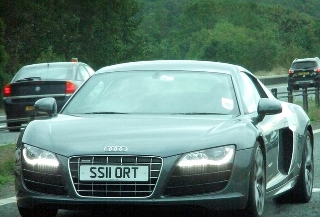 Audi R8 V10