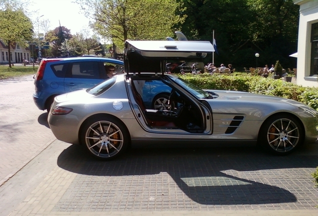 Mercedes-Benz SLS AMG