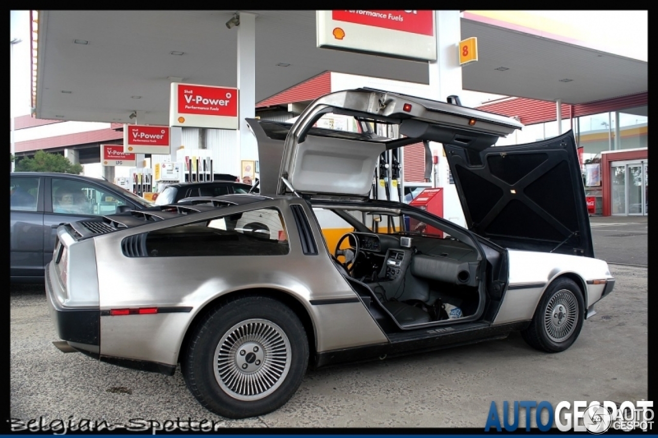 DeLorean DMC-12