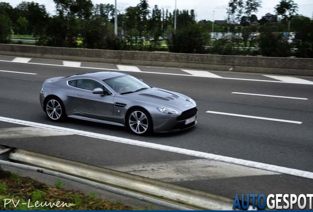 Aston Martin V12 Vantage