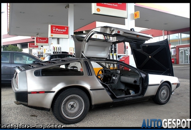 DeLorean DMC-12