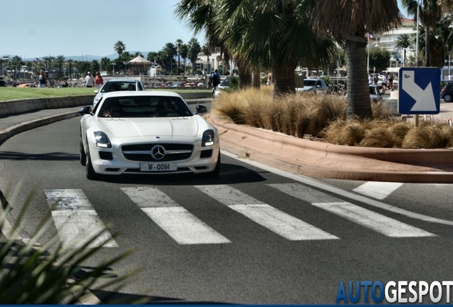 Mercedes-Benz SLS AMG