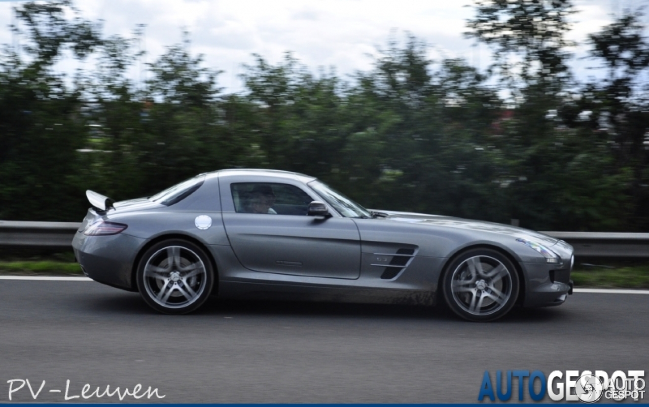 Mercedes-Benz SLS AMG