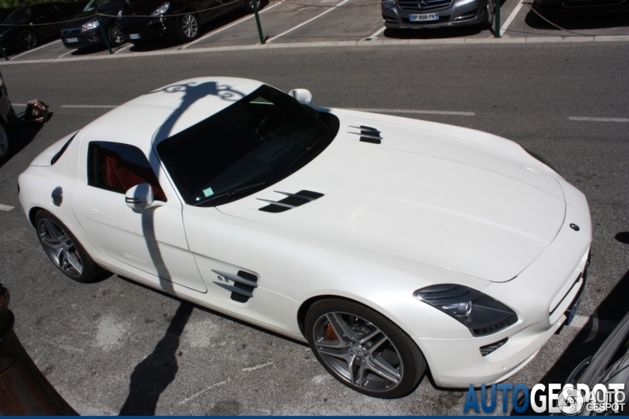 Mercedes-Benz SLS AMG