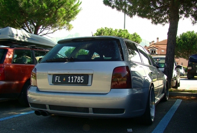 Audi RS4 Avant B5