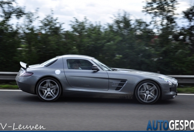 Mercedes-Benz SLS AMG