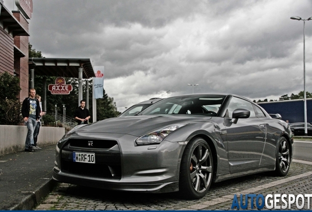 Nissan GT-R