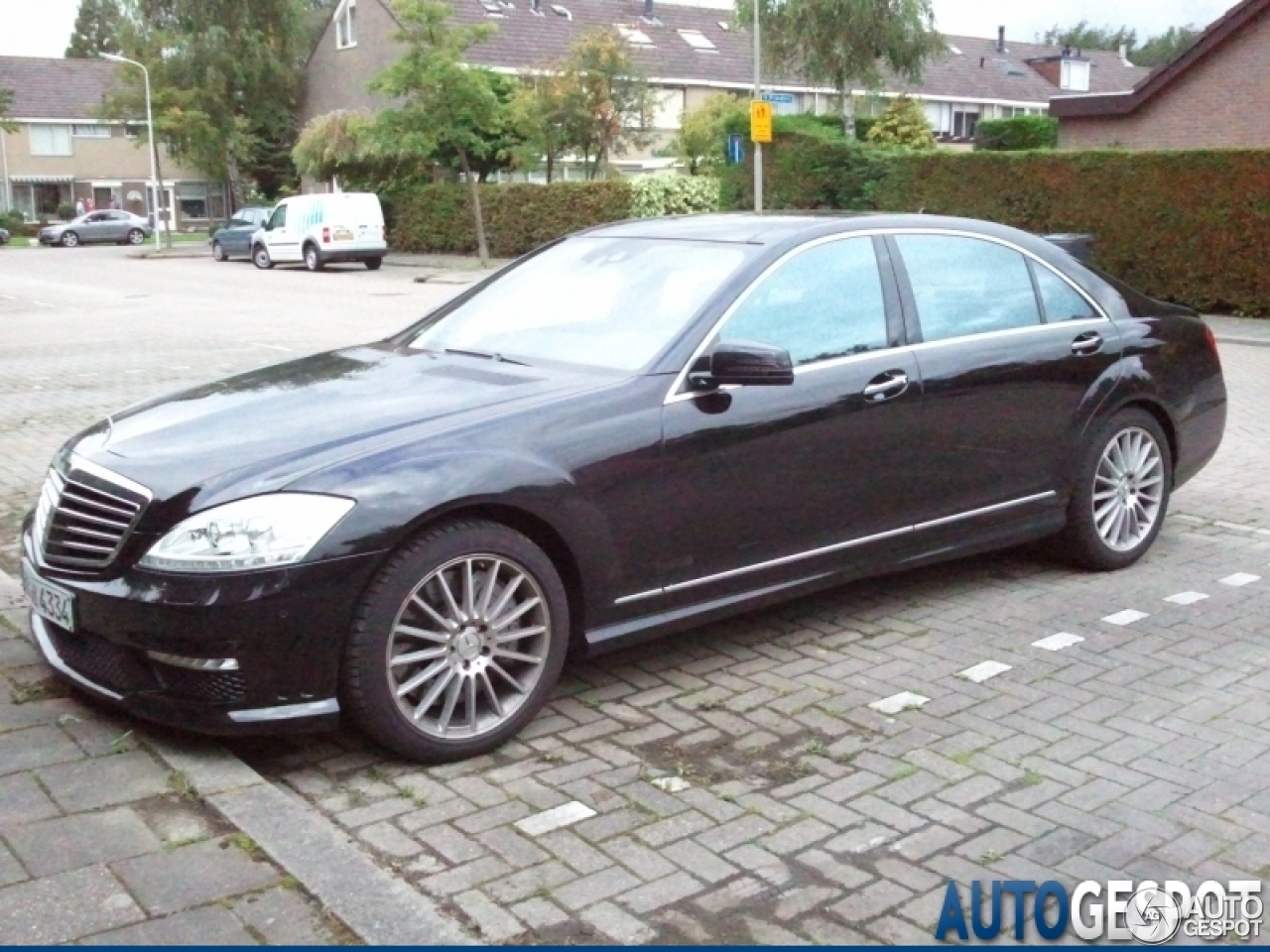 Mercedes-Benz S 63 AMG W221 2011