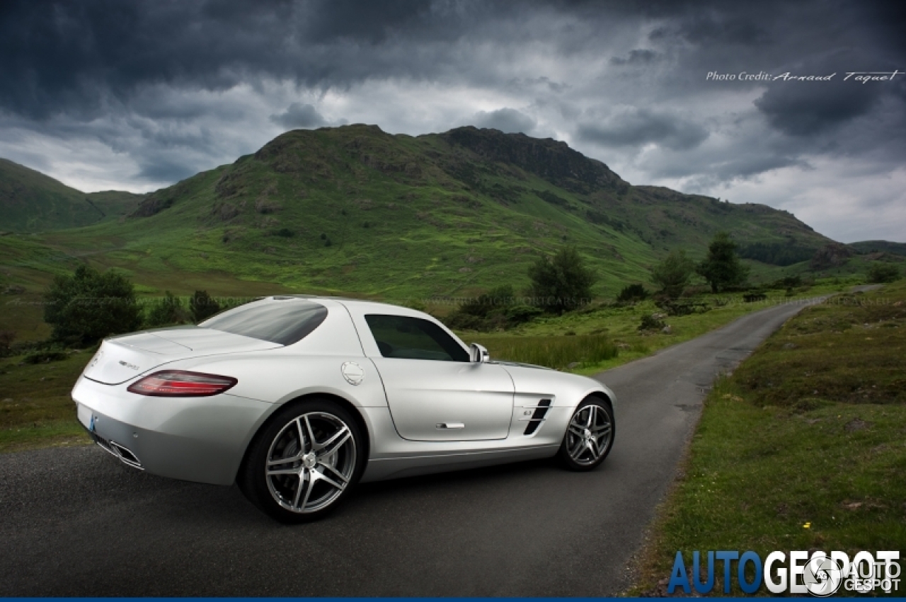 Mercedes-Benz SLS AMG