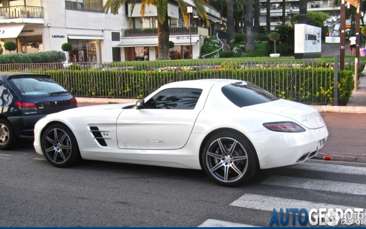 Mercedes-Benz SLS AMG