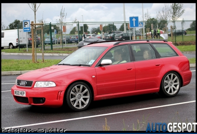 Audi RS4 Avant B5