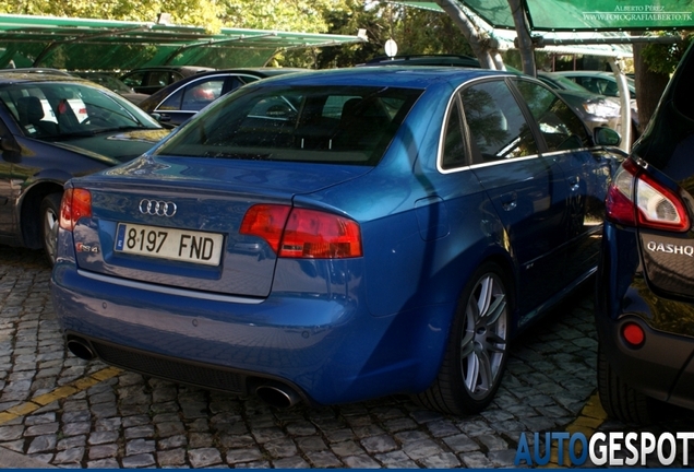 Audi RS4 Sedan