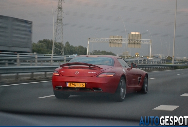 Mercedes-Benz SLS AMG