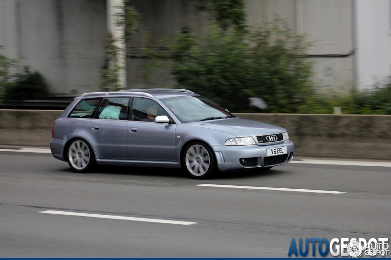 Audi RS4 Avant B5