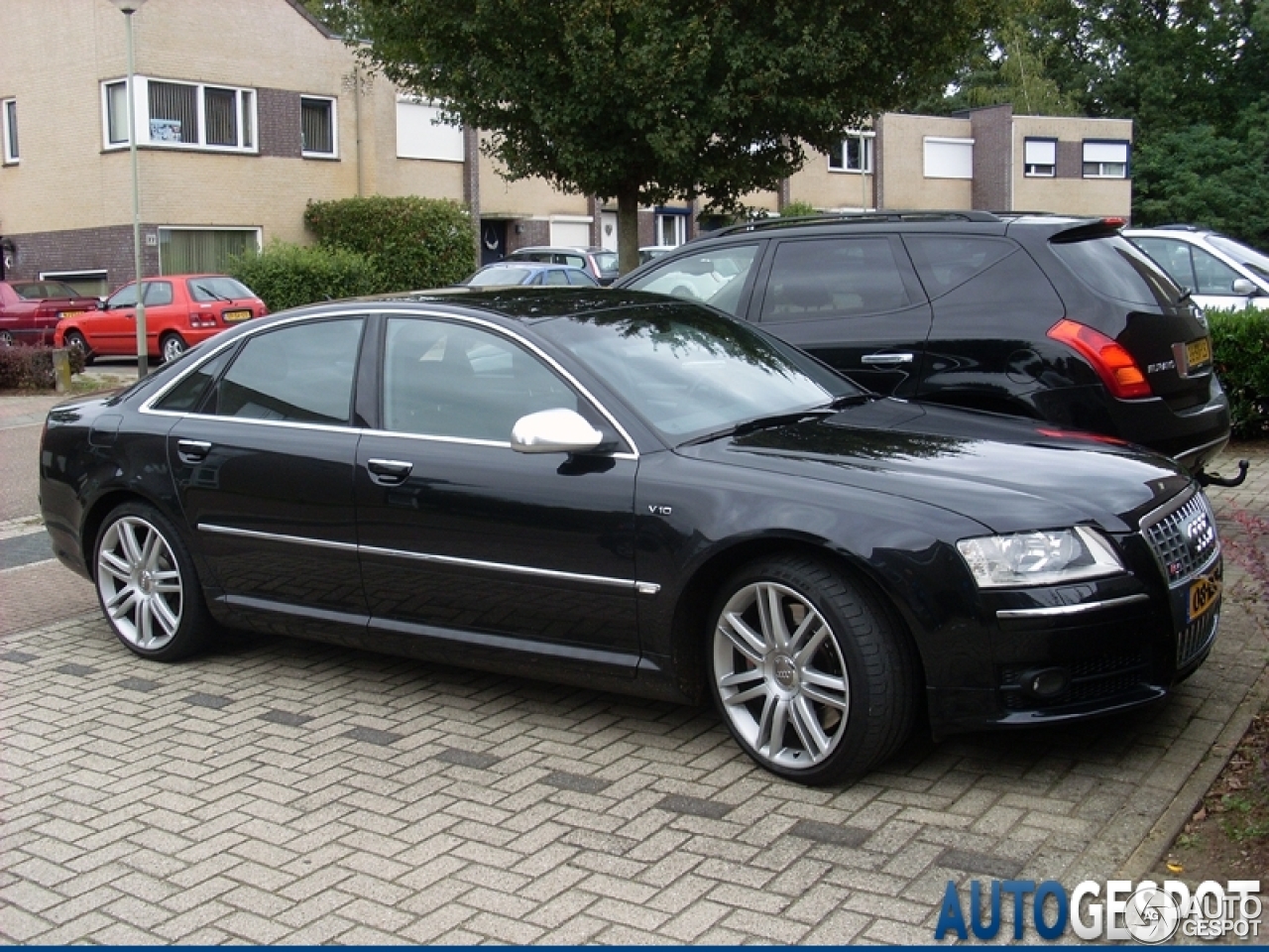 Audi S8 D3