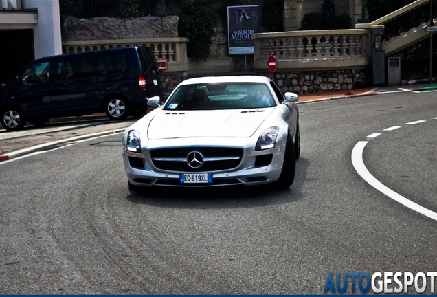 Mercedes-Benz SLS AMG