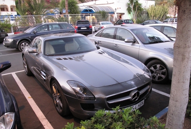 Mercedes-Benz SLS AMG