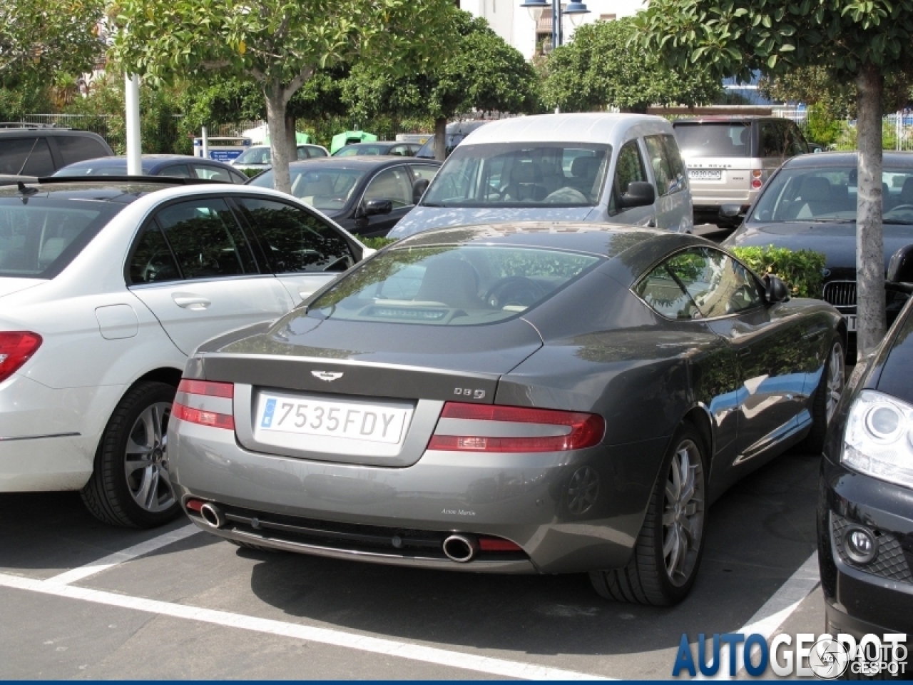 Aston Martin DB9