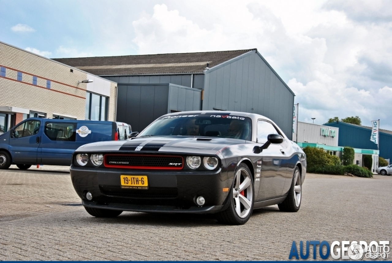 Dodge Challenger SRT-8