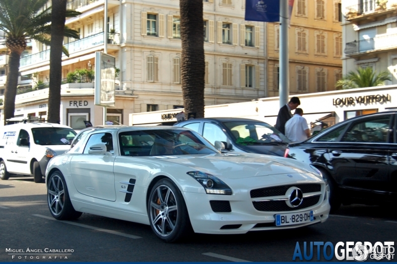 Mercedes-Benz SLS AMG