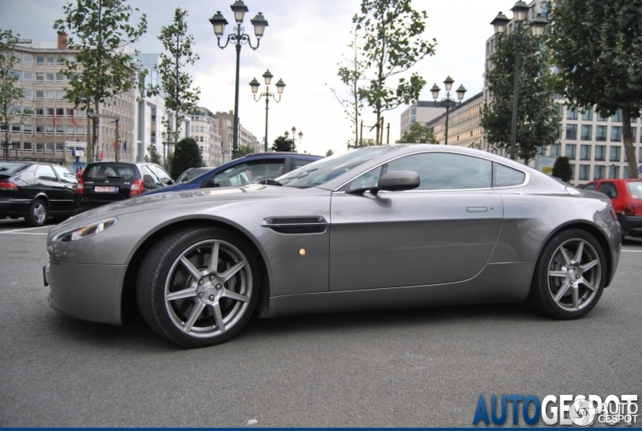 Aston Martin V8 Vantage