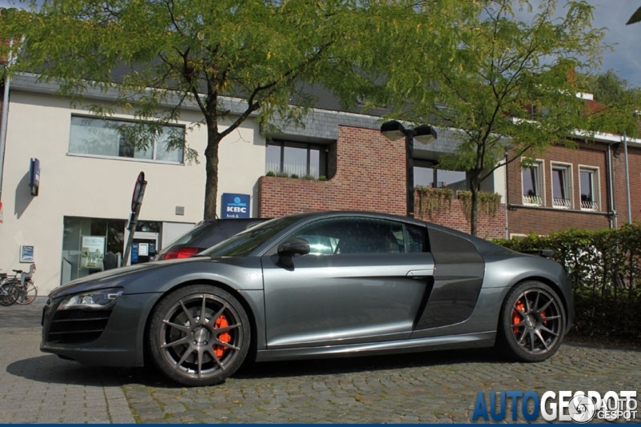 Audi R8 V10