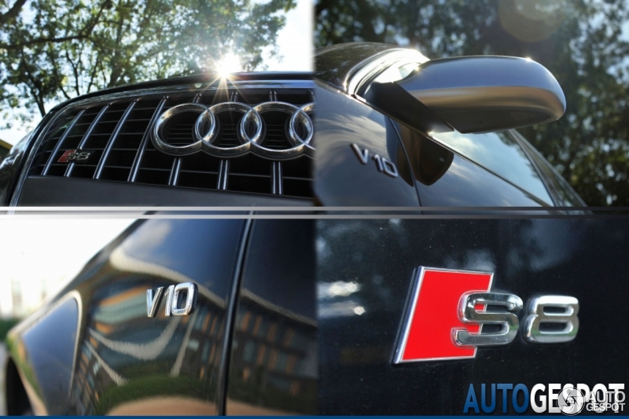 Audi S8 D3