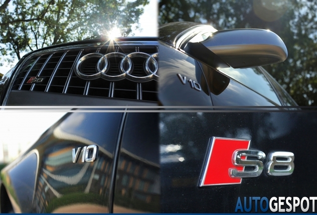 Audi S8 D3