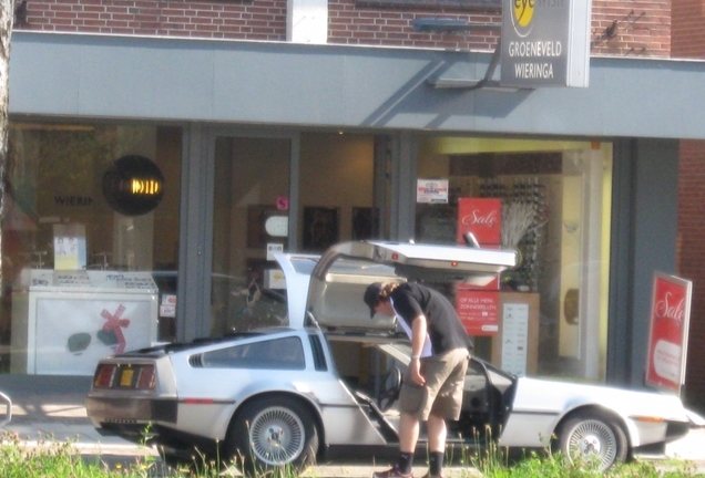 DeLorean DMC-12