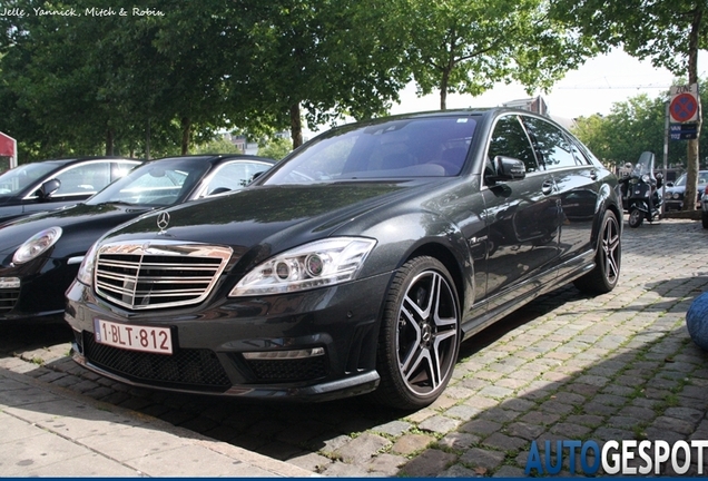 Mercedes-Benz S 65 AMG V221 2010