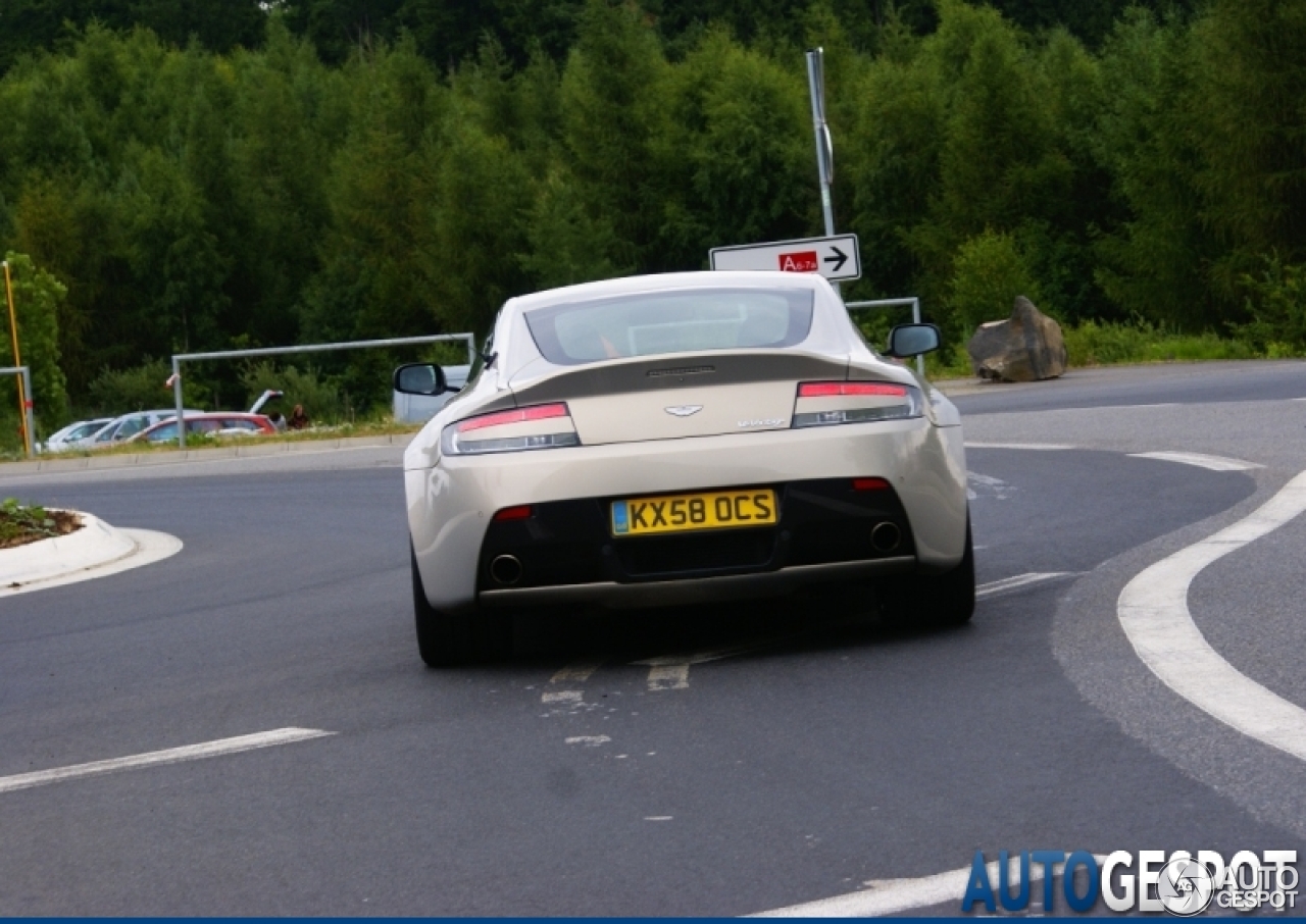 Aston Martin V12 Vantage