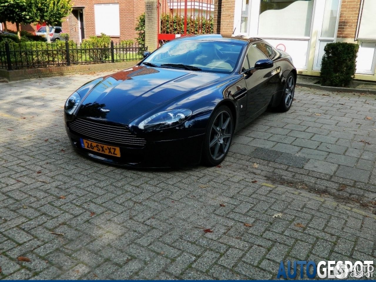 Aston Martin V8 Vantage