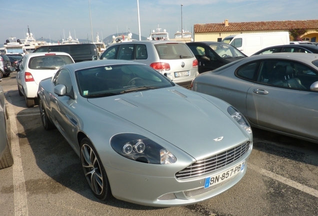 Aston Martin DB9 2010