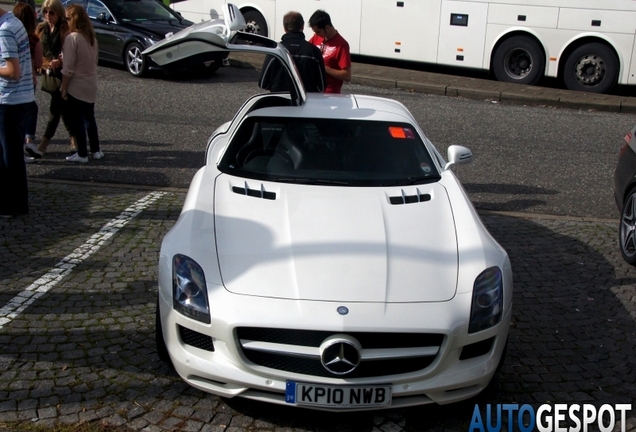 Mercedes-Benz SLS AMG