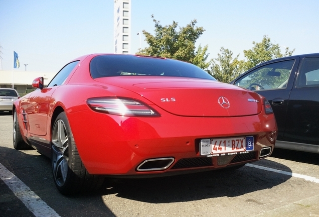 Mercedes-Benz SLS AMG