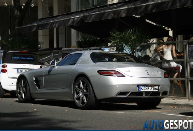 Mercedes-Benz SLS AMG