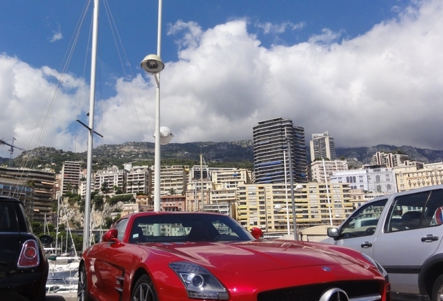 Mercedes-Benz SLS AMG