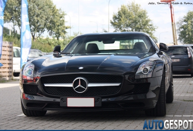 Mercedes-Benz SLS AMG