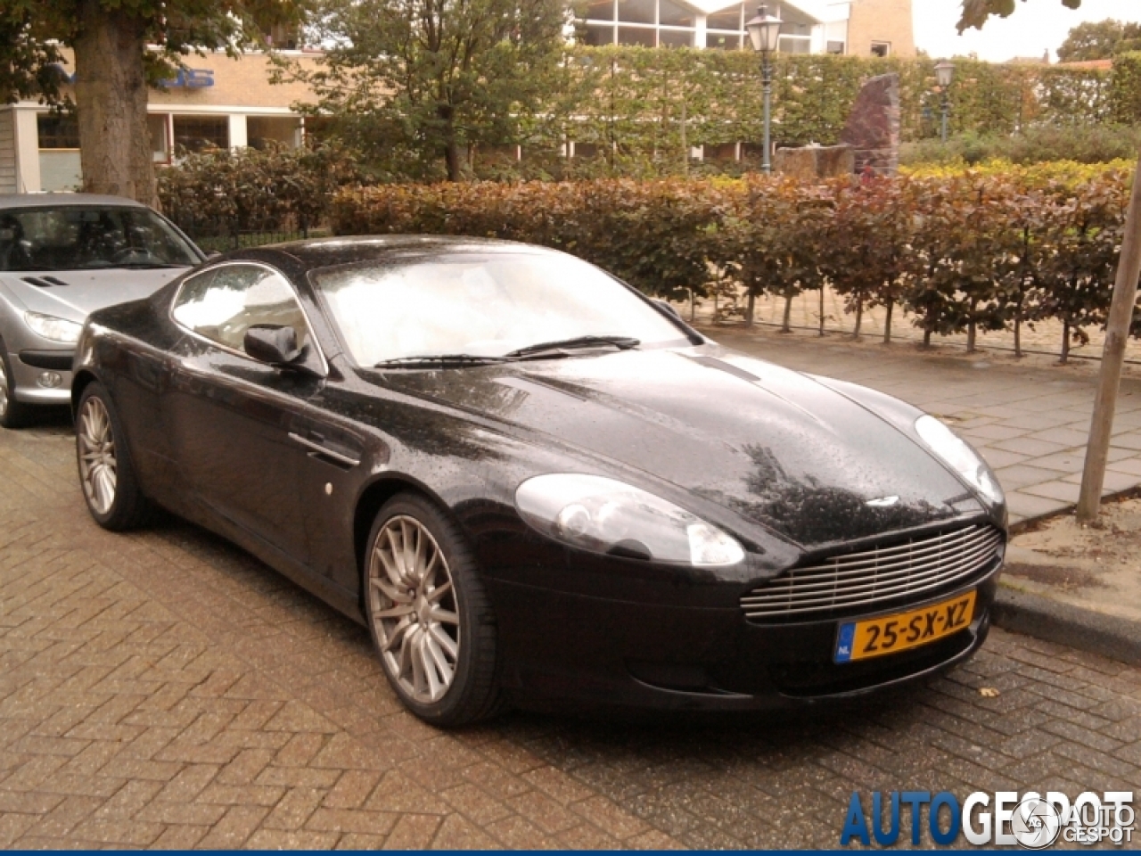 Aston Martin DB9