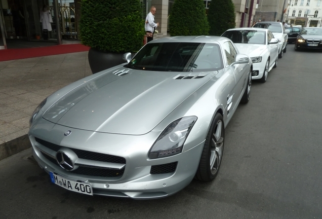 Mercedes-Benz SLS AMG