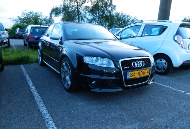 Audi RS4 Sedan