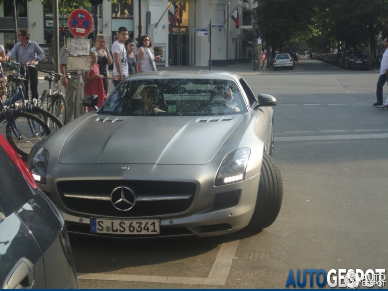 Mercedes-Benz SLS AMG