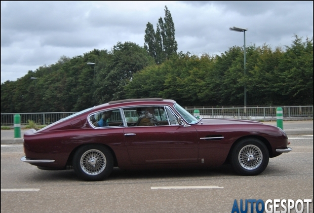 Aston Martin DB6 Vantage MKI