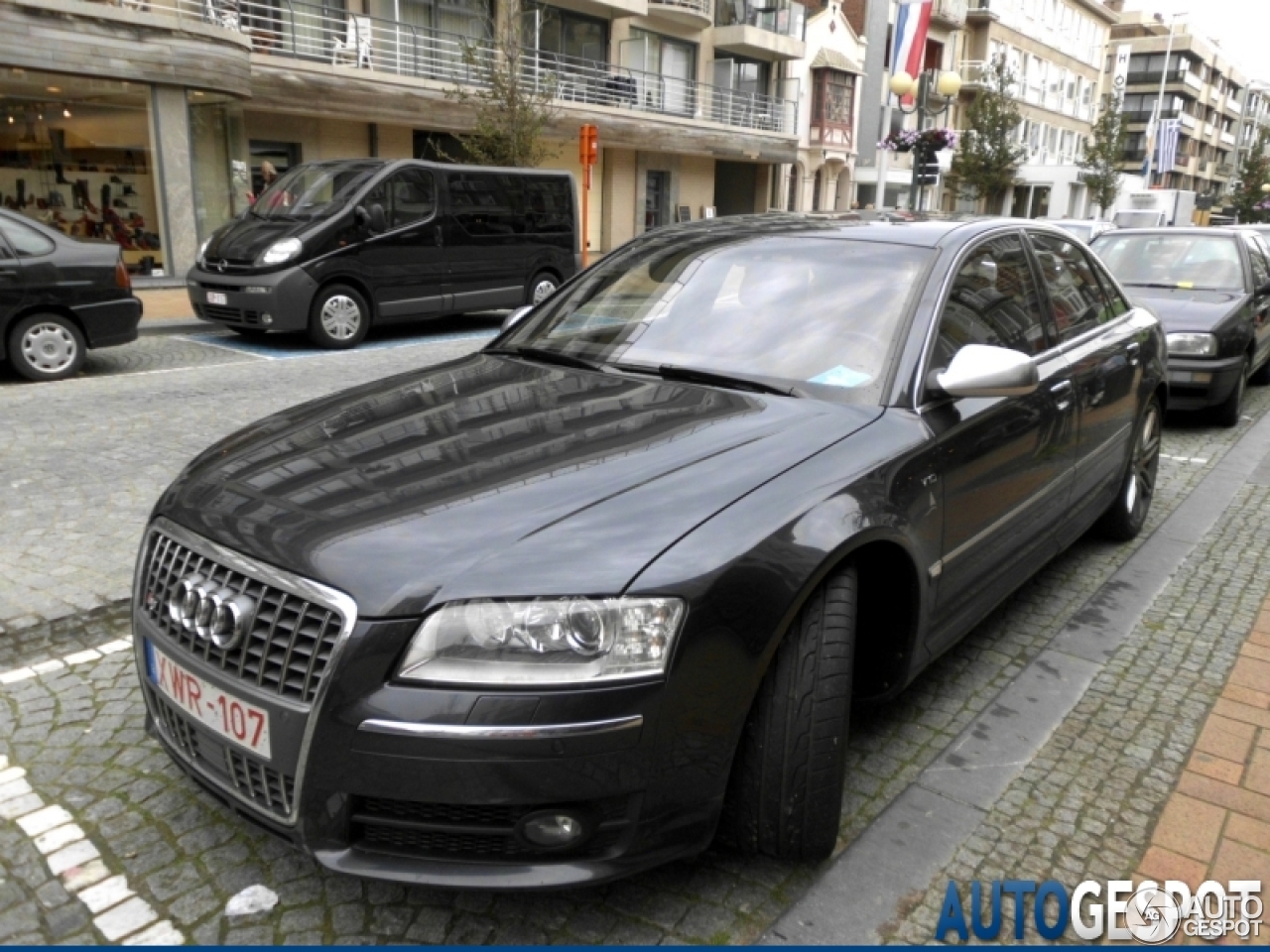 Audi S8 D3