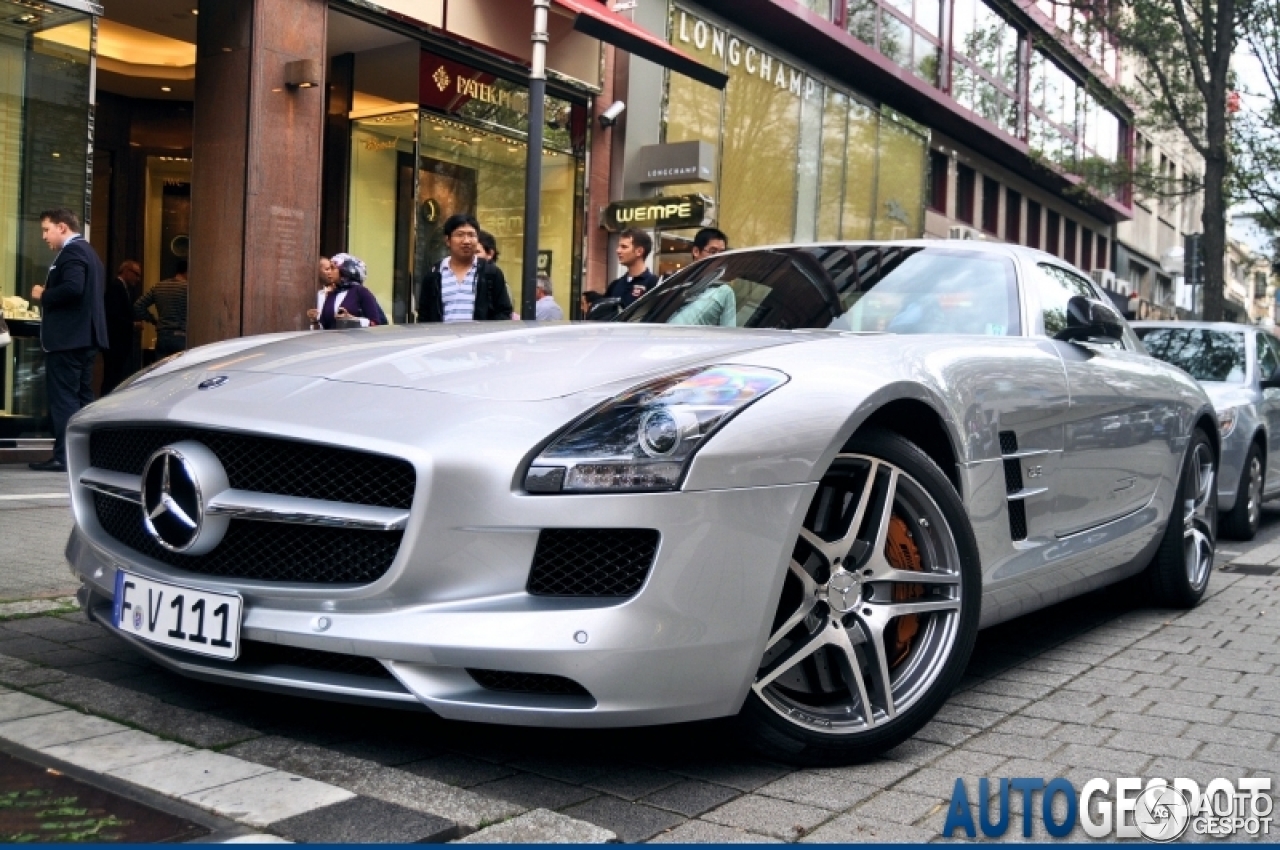 Mercedes-Benz SLS AMG