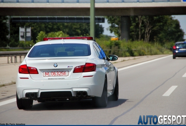 BMW M5 F10 2011