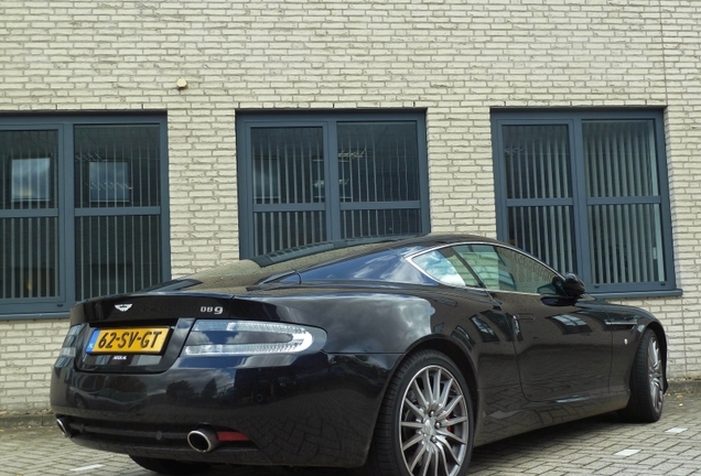 Aston Martin DB9