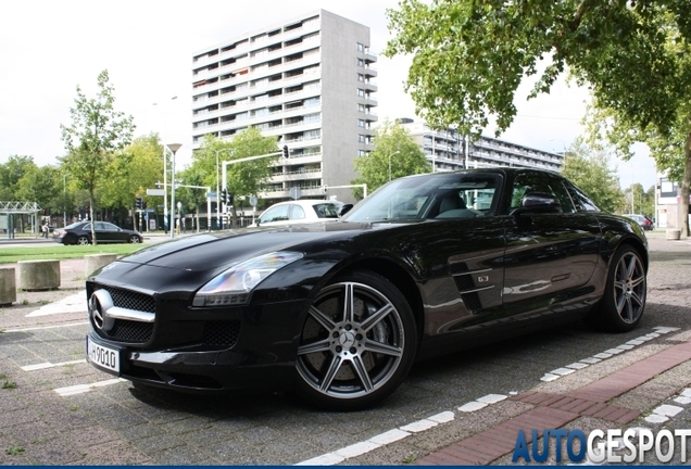 Mercedes-Benz SLS AMG