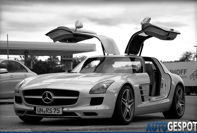 Mercedes-Benz SLS AMG