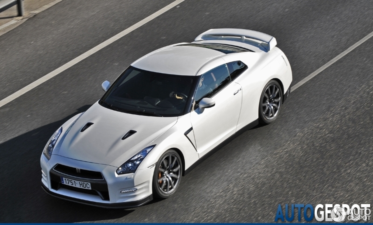 Nissan GT-R 2011